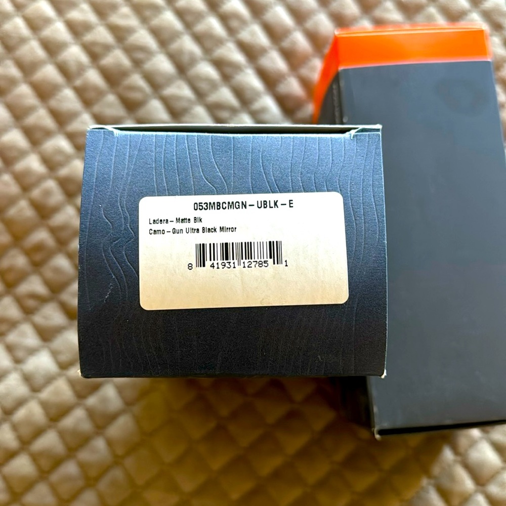 NWT Kaenon Ladera ultra matte, black. Camo-gun ultra black mirror.